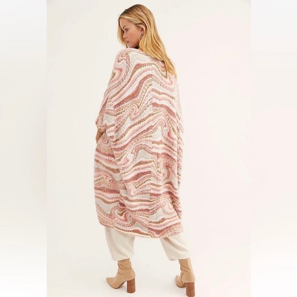 Free People OS Mermaid Eyelash Cocoon Cardi
Open Sweater Soft Knit Cardigan Pink - Picture 4 of 13